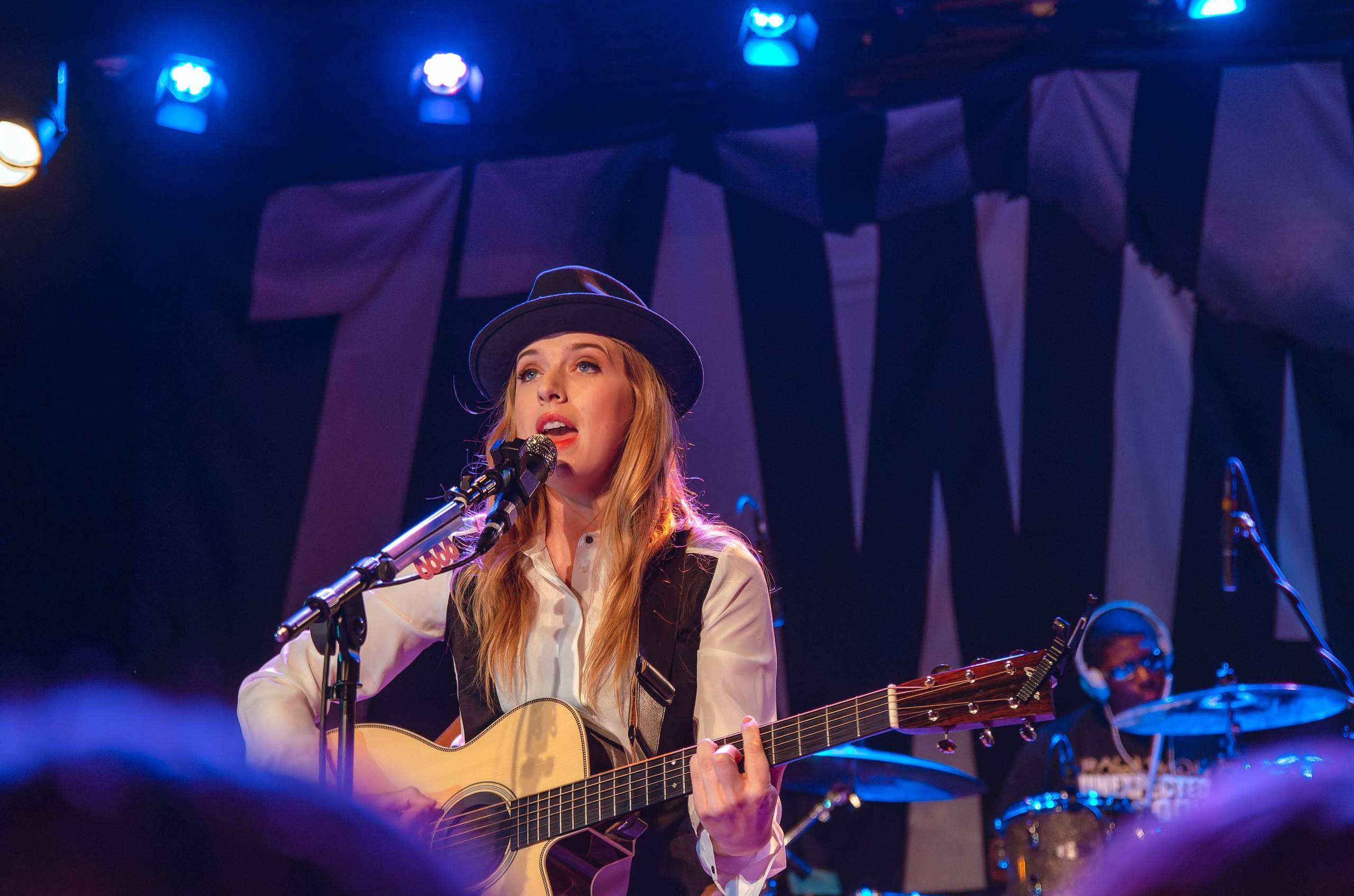 ZZ Ward performing at The Majestic in Madison, WI June 26, 2013, photography by Ross Harried for Second Crop Music