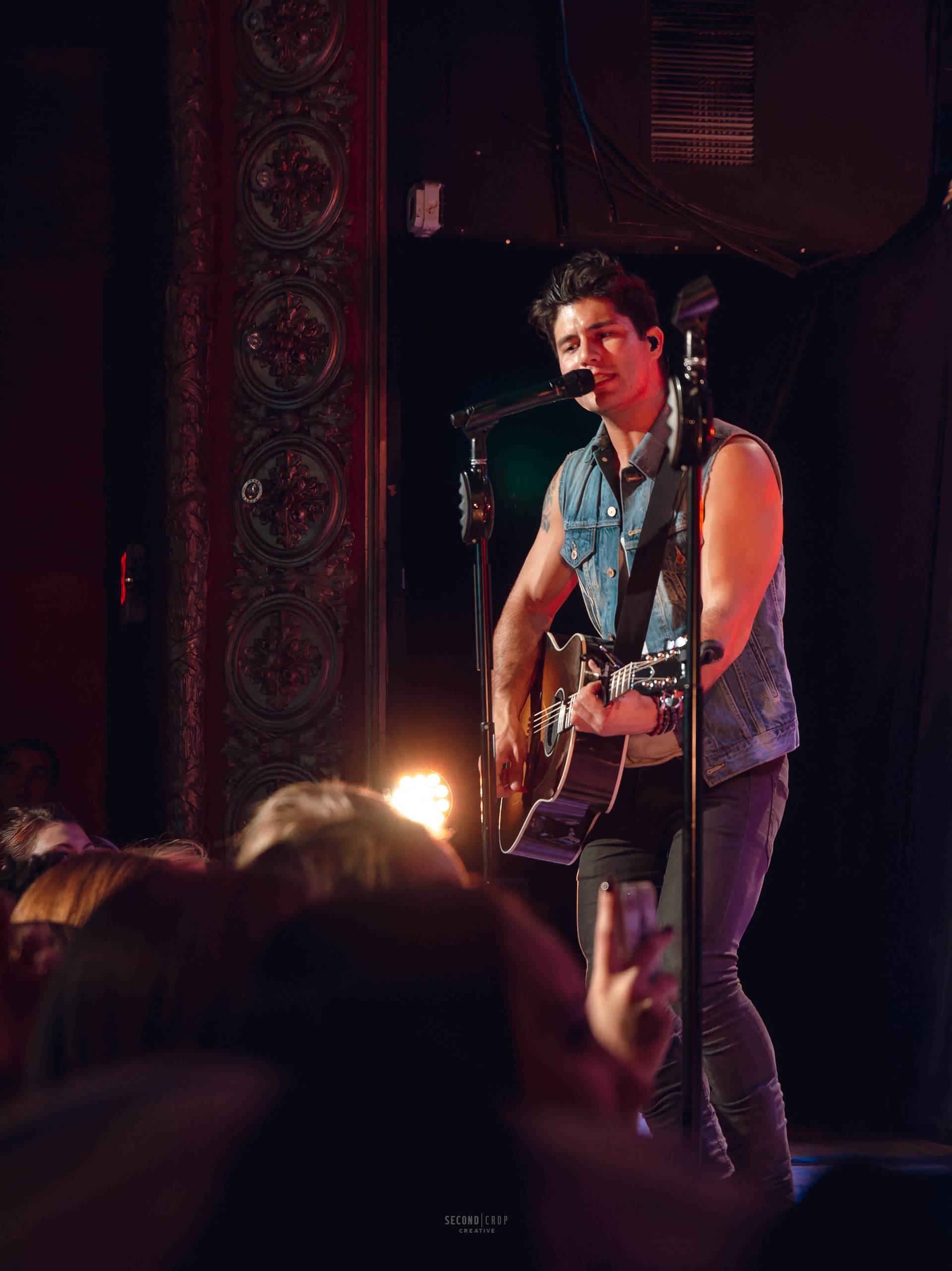 Dan & Shay performing at The Majestic in Madison, WI on October 10th, 2014, photography by Ross Harried for Second Crop Music