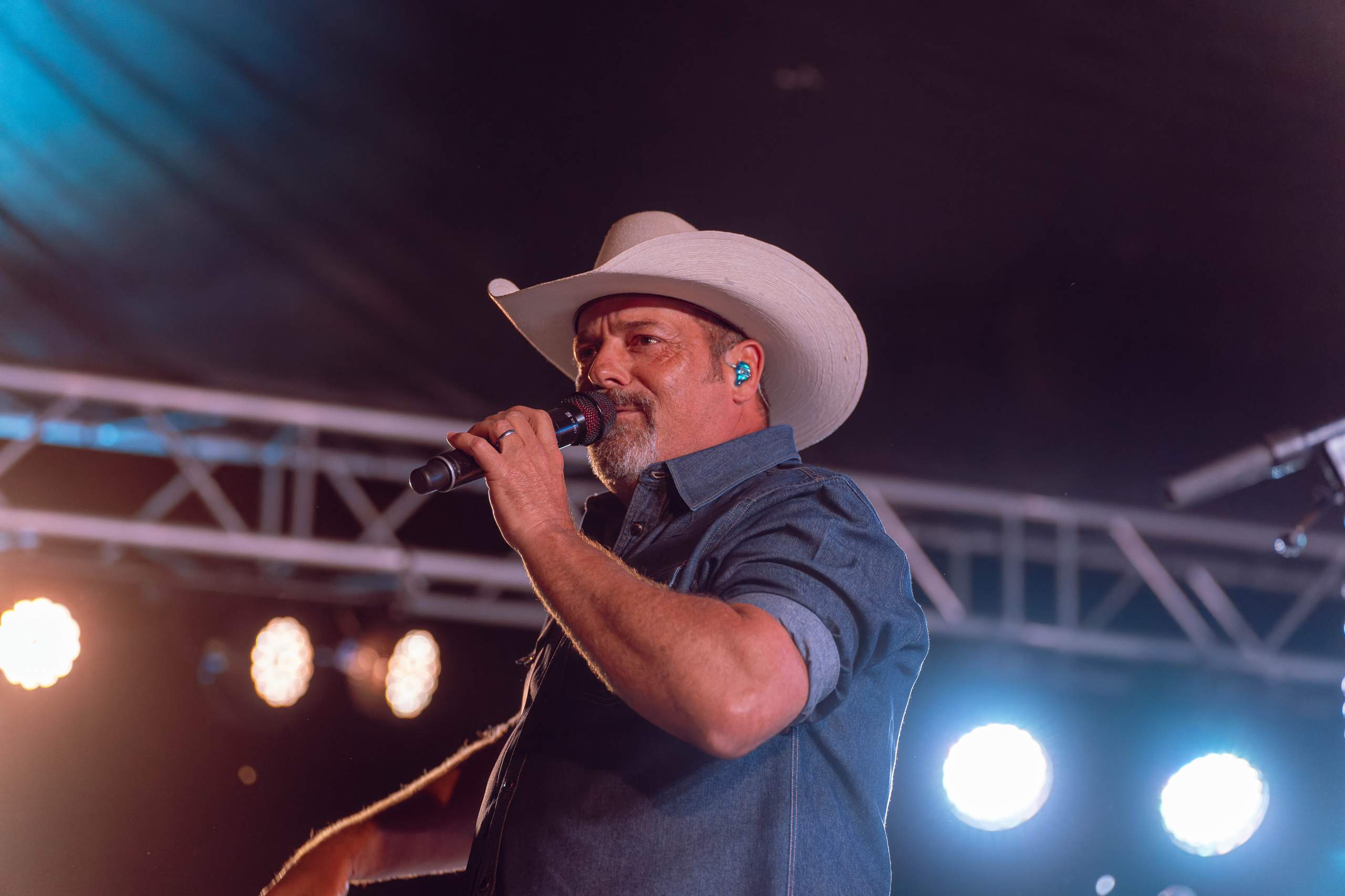 Chris Cagle performs at Tobacco Heritage Days in Edgerton, WI, July 20th, 2024, photography by Ross Harried for Second Crop Music