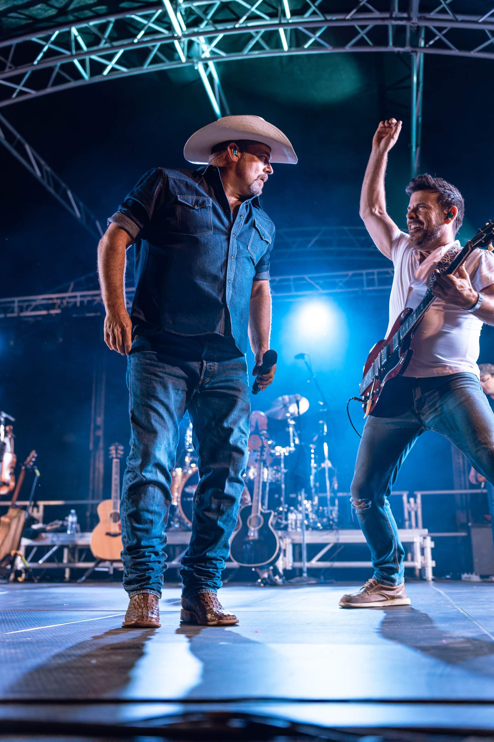 Chris Cagle performs at Tobacco Heritage Days in Edgerton, WI, July 20th, 2024, photography by Ross Harried for Second Crop Music