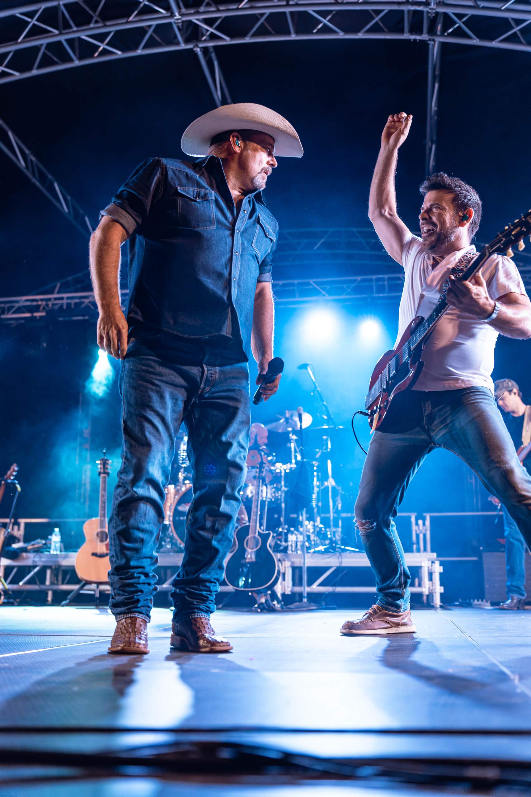 Chris Cagle performs at Tobacco Heritage Days in Edgerton, WI, July 20th, 2024, photography by Ross Harried for Second Crop Music