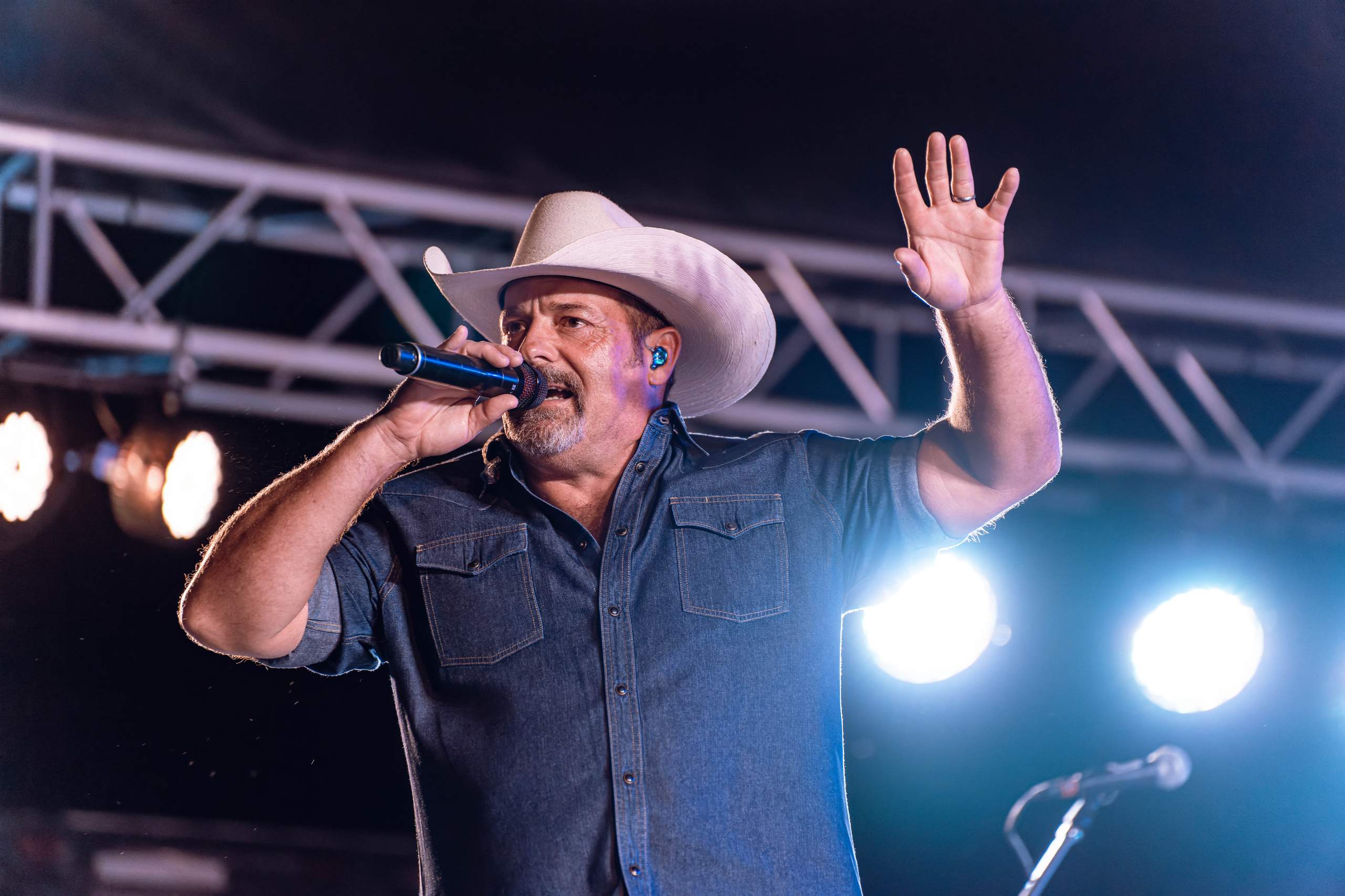 Chris Cagle performs at Tobacco Heritage Days in Edgerton, WI, July 20th, 2024, photography by Ross Harried for Second Crop Music