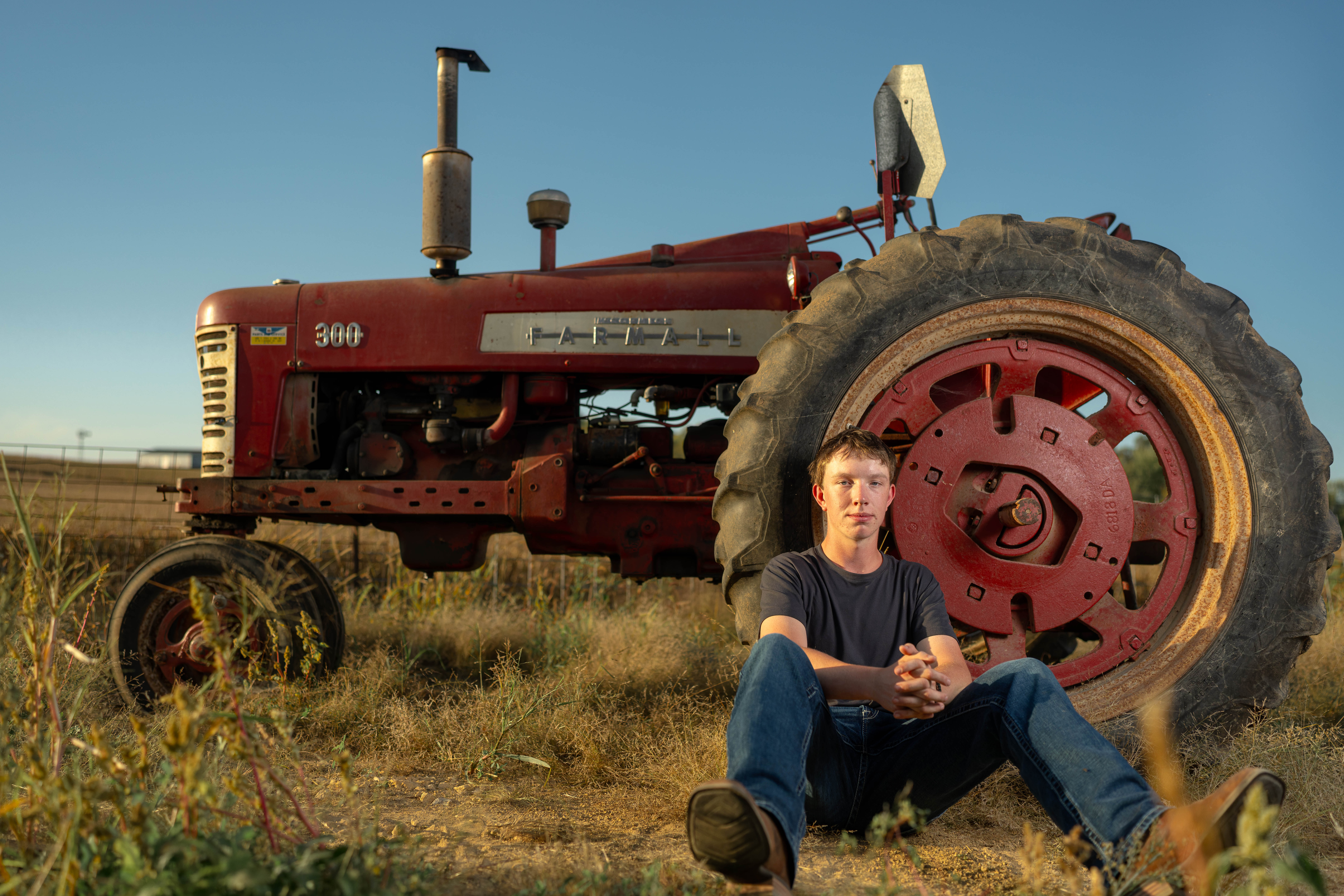 Coldan Altmann poses for senior photos in Monroe, Wisconsin on September 29th, 2025. Altmann will graduate in 2026. Photography by Ross Harried for Second Crop Creative.