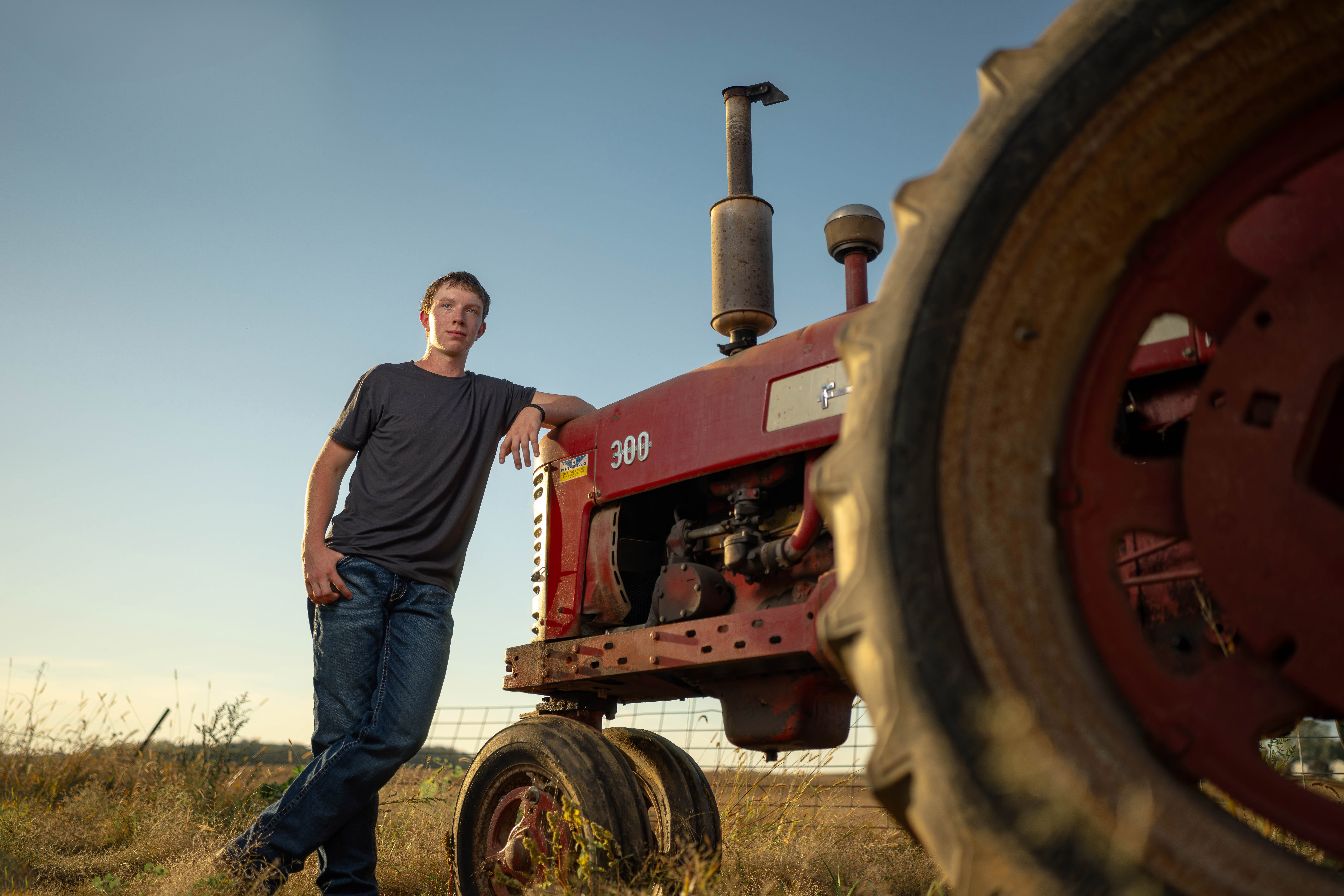 Coldan Altmann poses for senior photos in Monroe, Wisconsin on September 29th, 2025. Altmann will graduate in 2026. Photography by Ross Harried for Second Crop Creative.