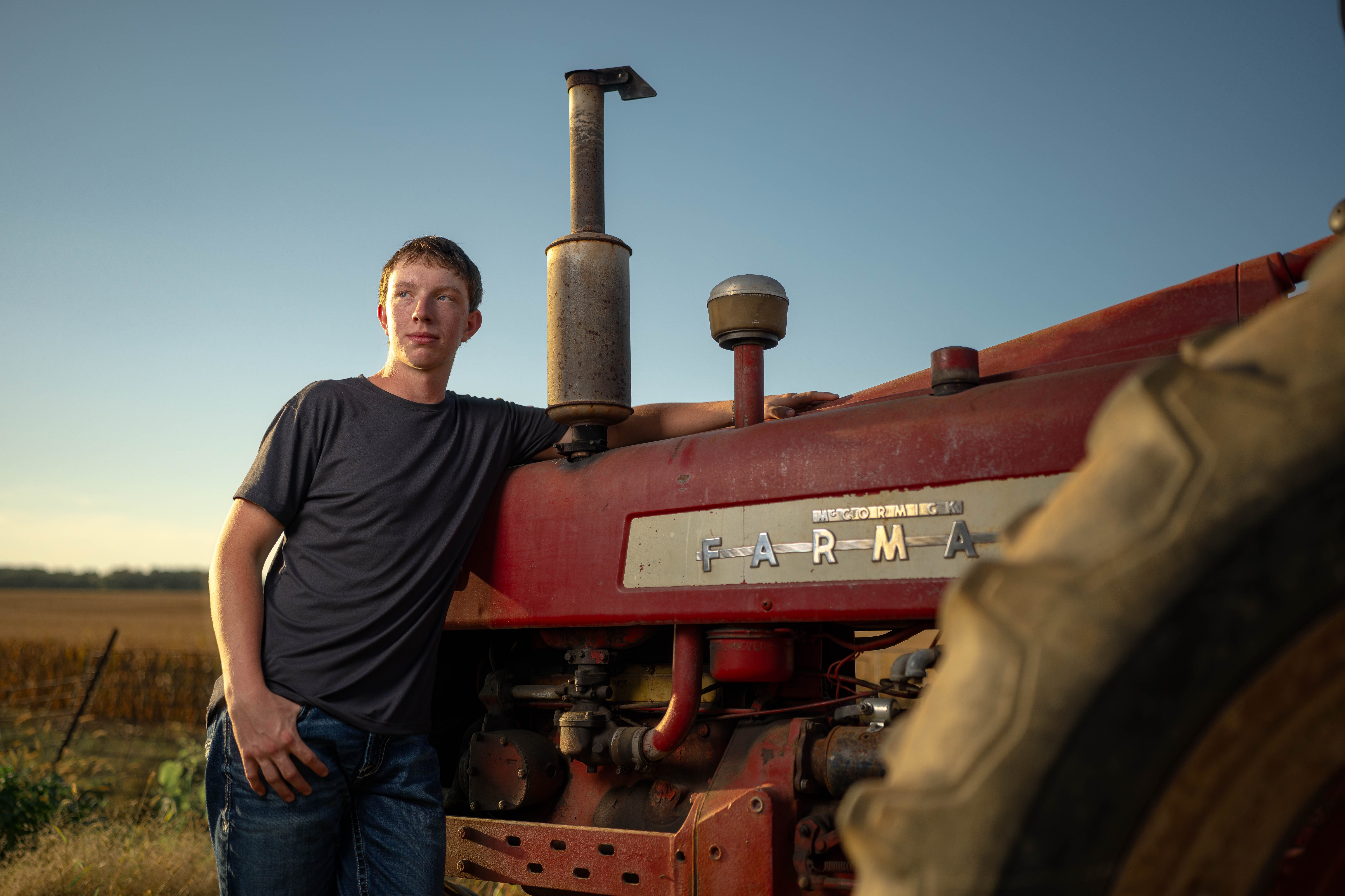Coldan Altmann poses for senior photos in Monroe, Wisconsin on September 29th, 2025. Altmann will graduate in 2026. Photography by Ross Harried for Second Crop Creative.