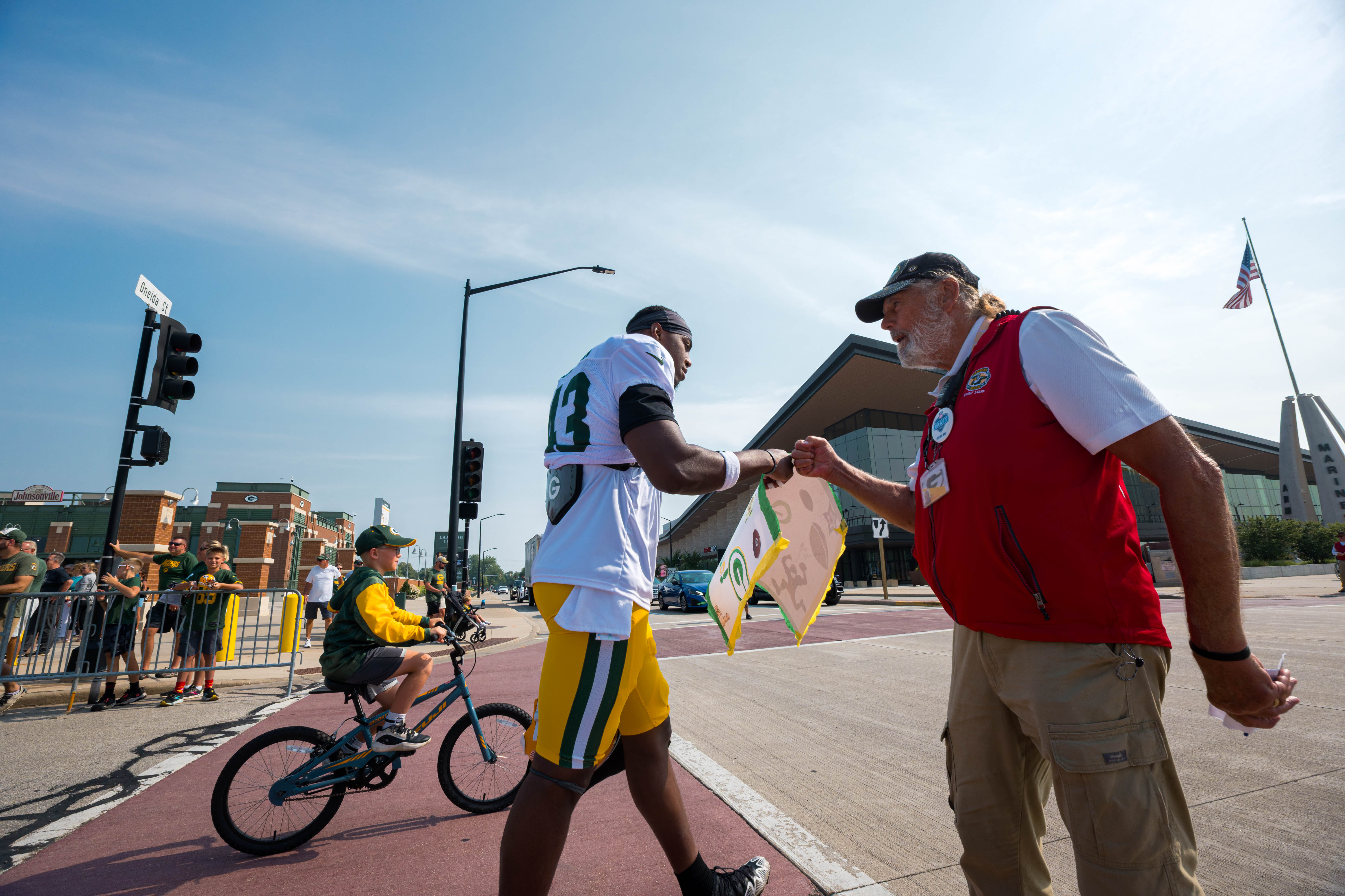 Green Bay Packers players take part in drills during NFL training camp at Ray Nitschke Field in Green Bay, Wisconsin, on August 6th, 2025. Photography by Ross Harried for Second Crop Sports.